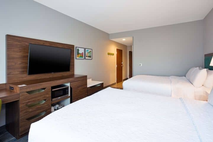 Room 12 of 32