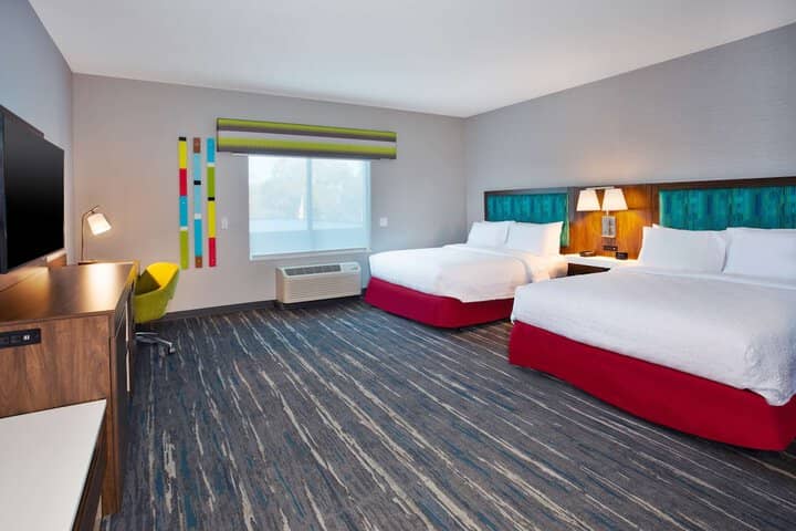 Room 6 of 32